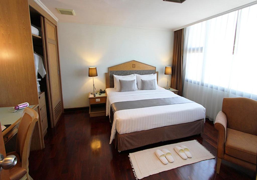 Junior Suite, City View