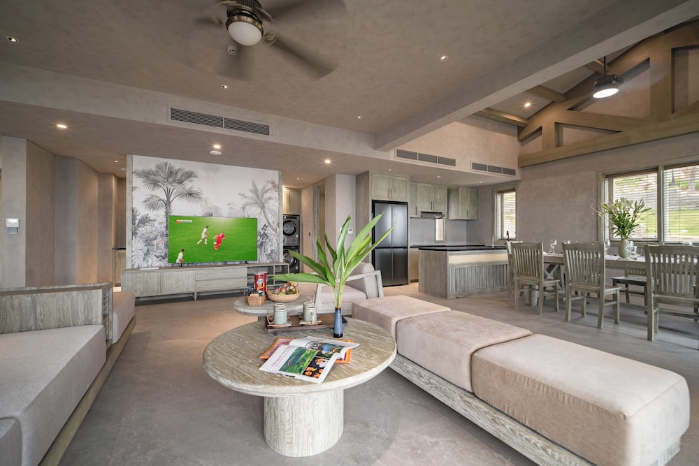 Crown Retreat Quy Nhon 55/88