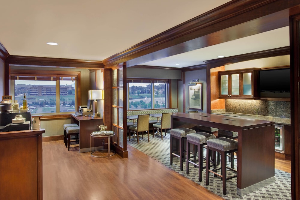 Sheraton Erie Bayfront Hotel 25/43