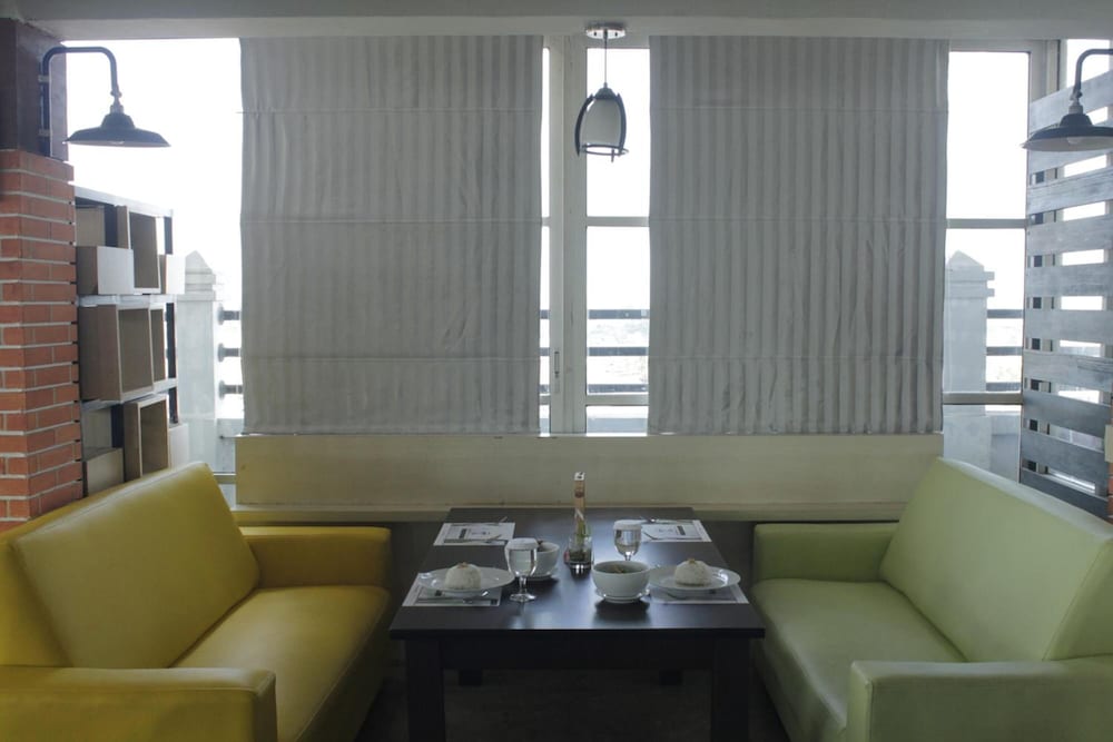 Transera Hotel Pontianak 24/36