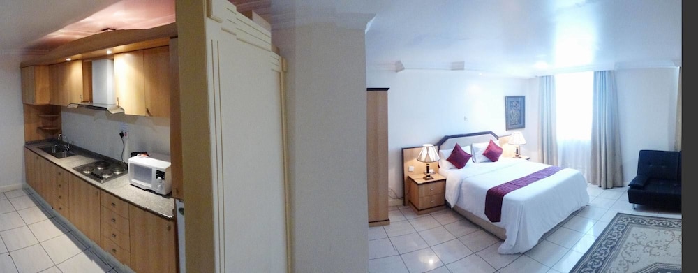 Mayfair Hotel 30/62