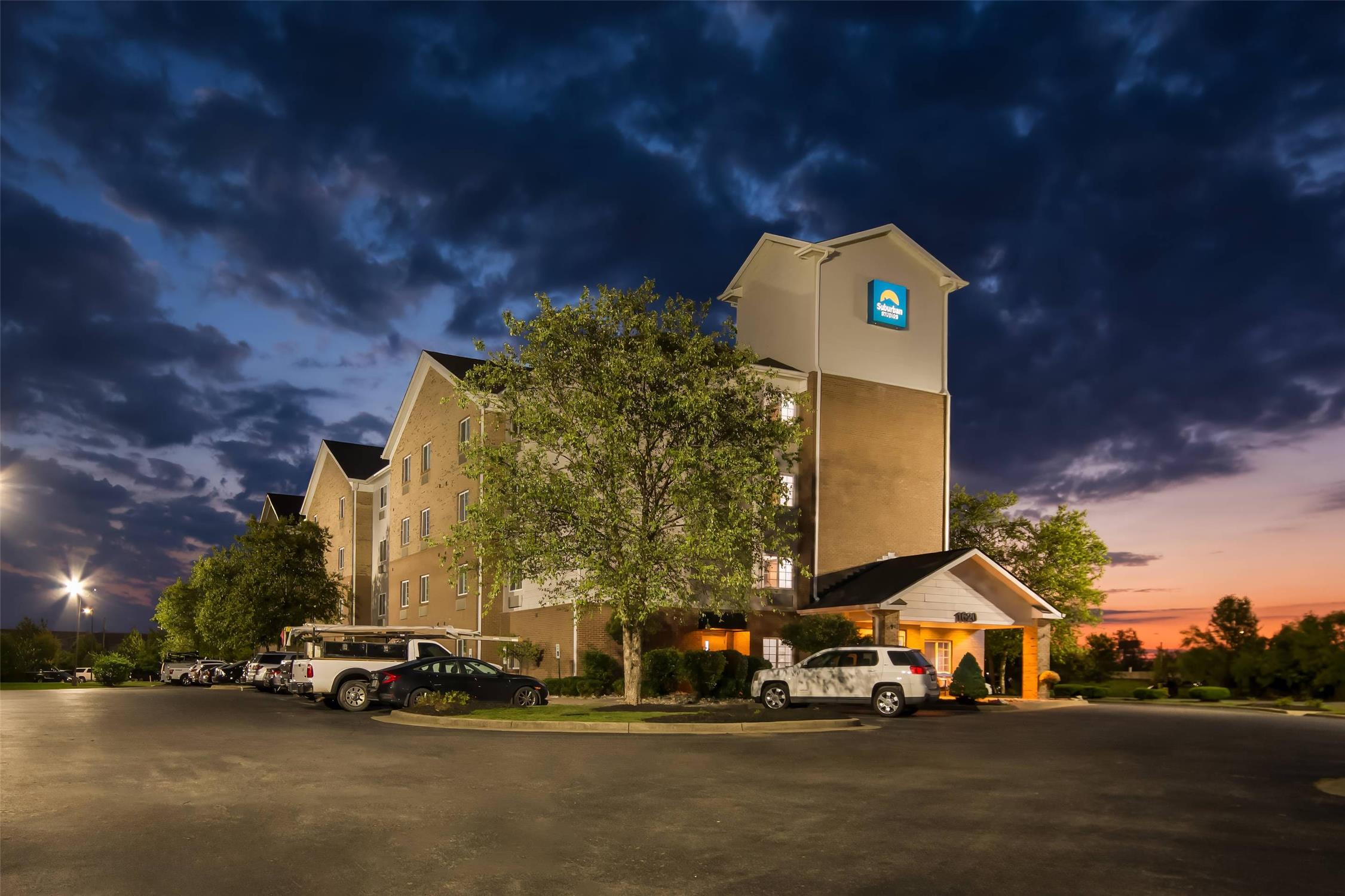 Birch Hill Suites Clarksville 30/35