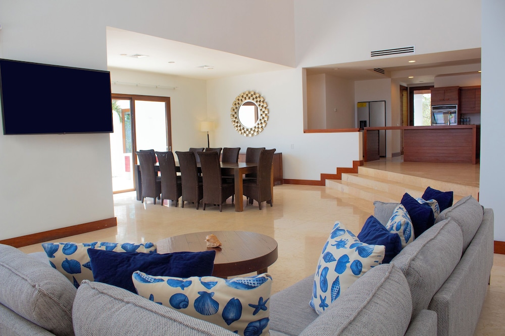 Las Verandas Hotel And Villas 40/73