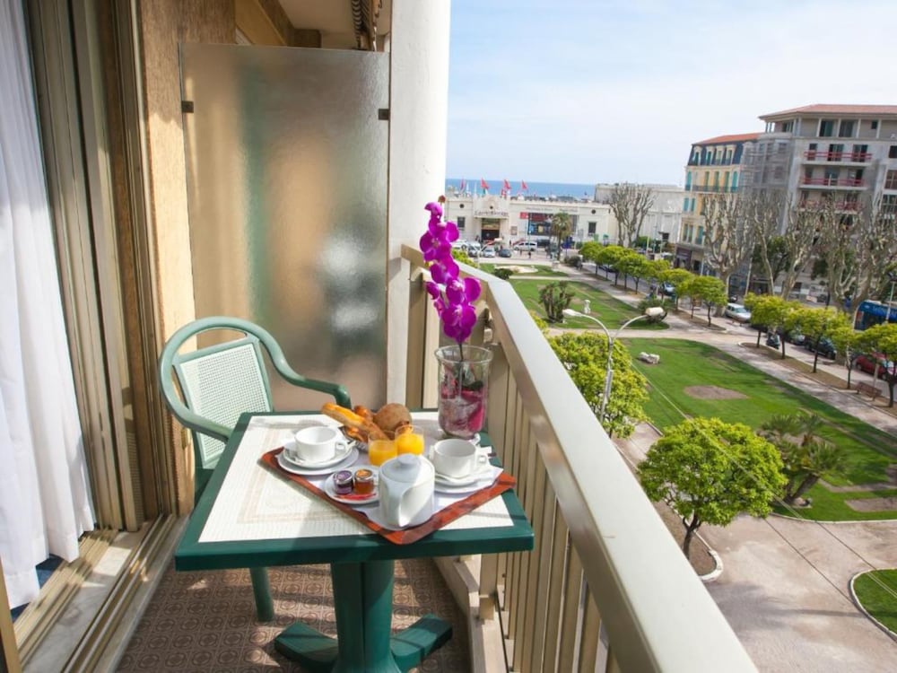 Chambord Hotel Menton 37/44