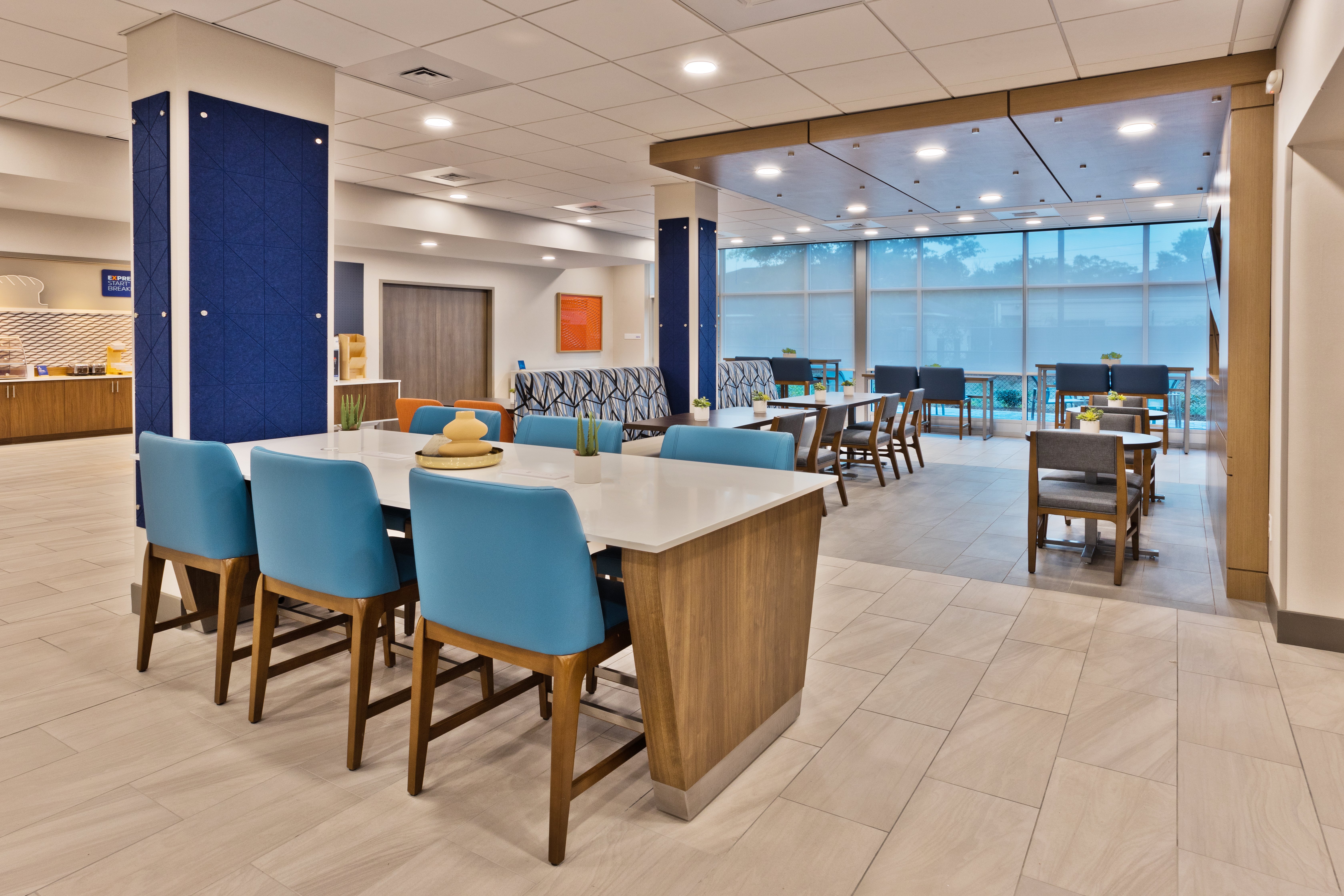Holiday Inn Express COLUMBUS NORTHEAST 40/54