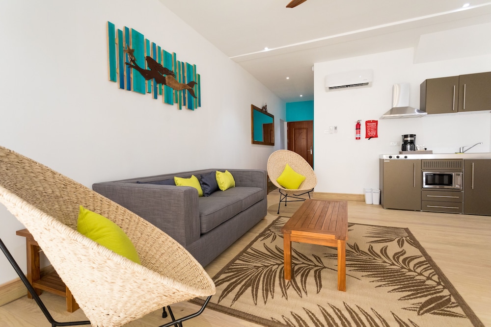 True Blue Bay Resort 47/75