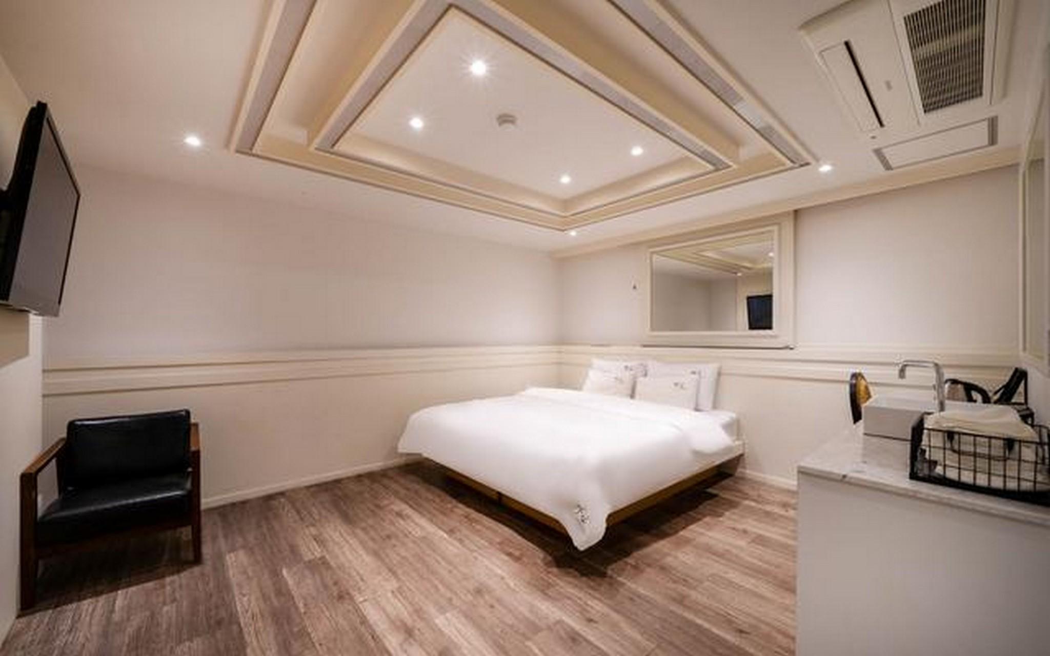 Gain Hotel 12/64