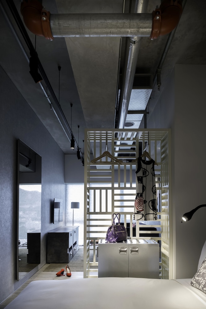 Ovolo Southside 36/56