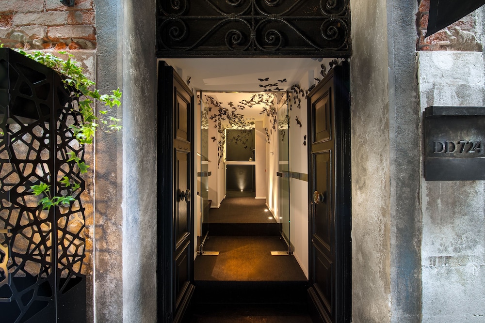 Charming House DD724 5/44