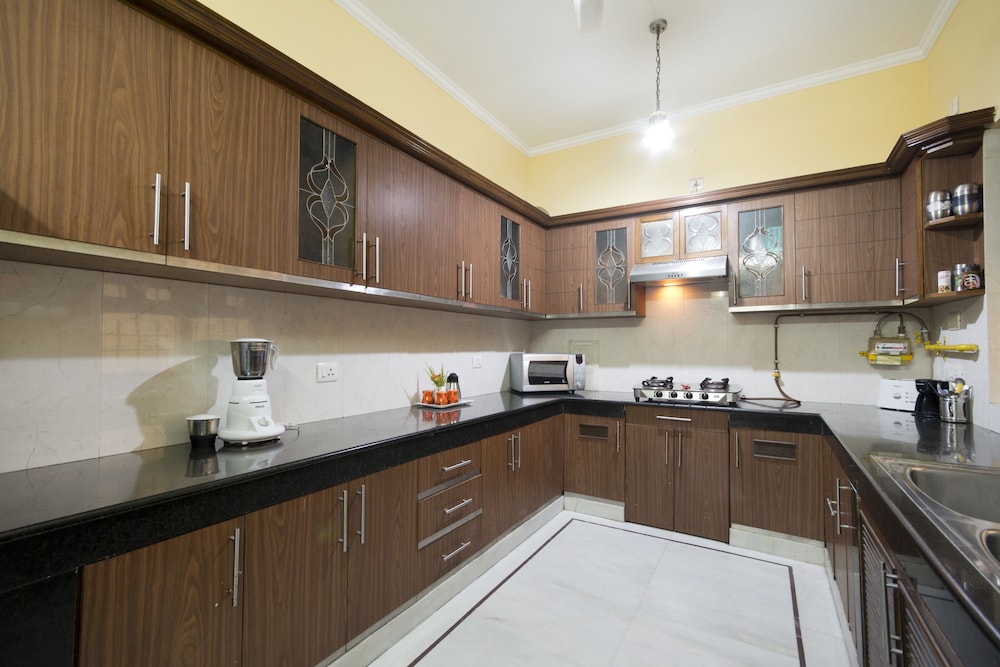Praskash Kutir 57/70