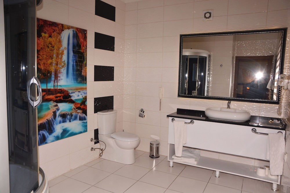 ASRIN BUSINESS HOTEL 72/73