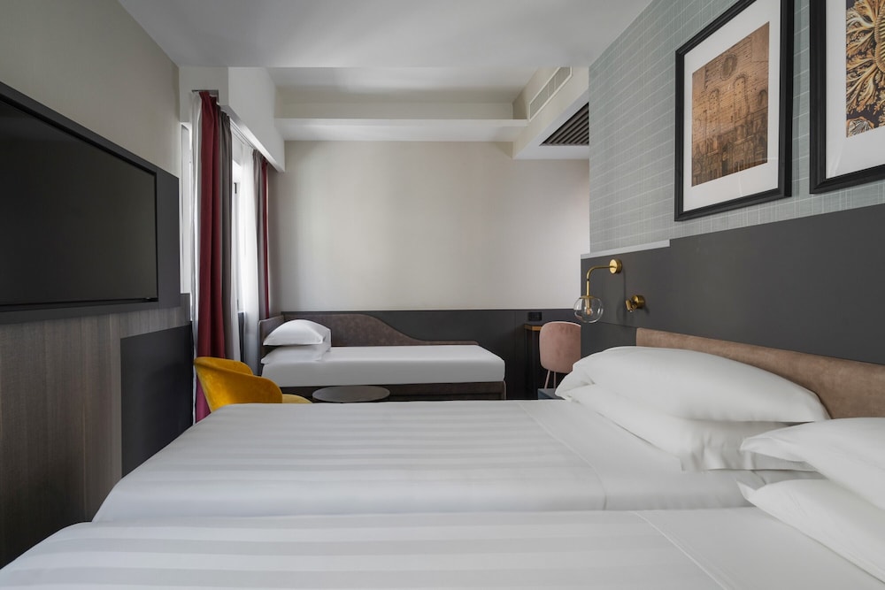 ROOM, TRIPLE