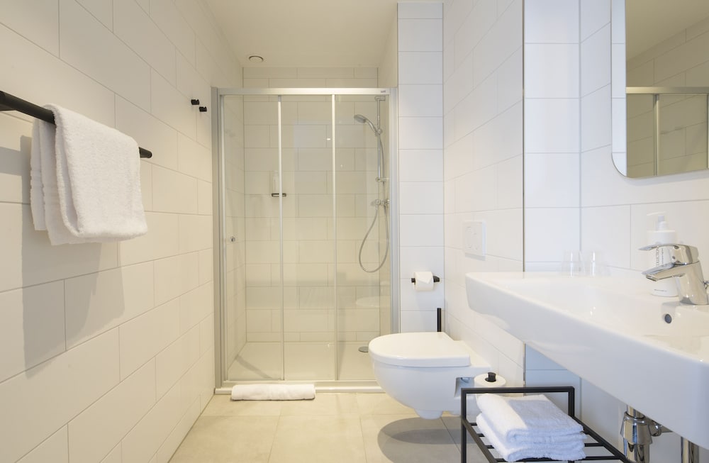 Corendon Urban Amsterdam Schiphol Airport Hotel 64/66