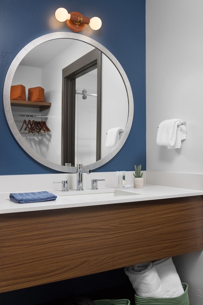 Lodge, Single, King Bed، Sioux Lodge Suites by Grand Targhee Resort 2/2