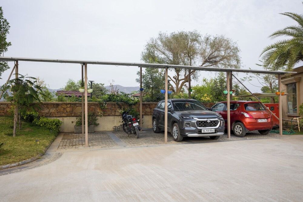 ELIVAAS Noah's Ark 3BHK Villa with Pvt Pool, Garden and Gazebo 52/64