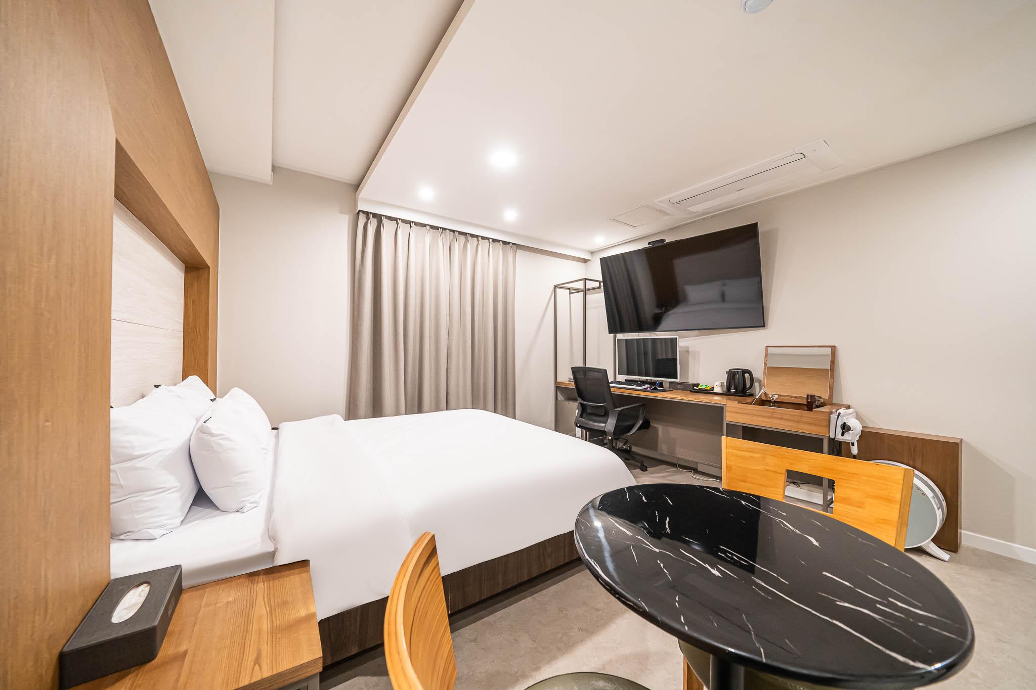 Ansan Hotel Box 22/40
