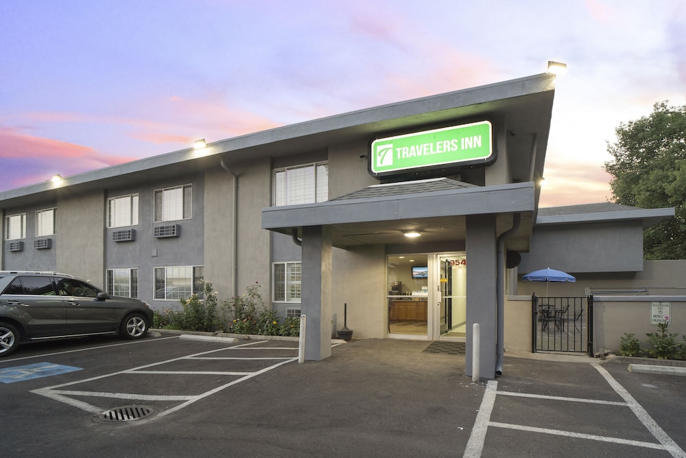 Travelers Inn Medford 1/58