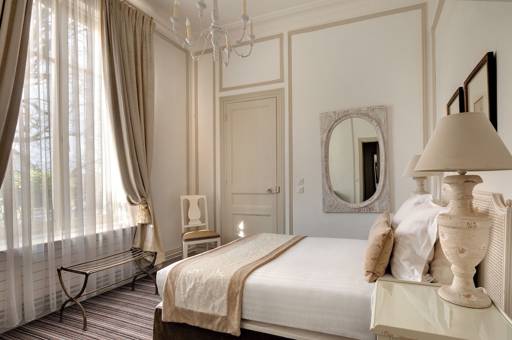 Pavillon Henri IV 18/50