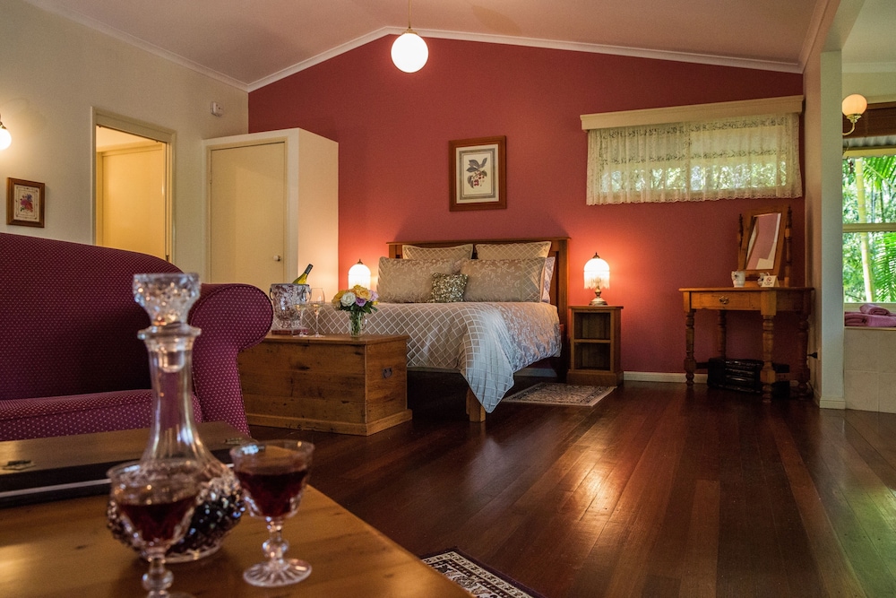 The Falls Rainforest Cottages 5/30
