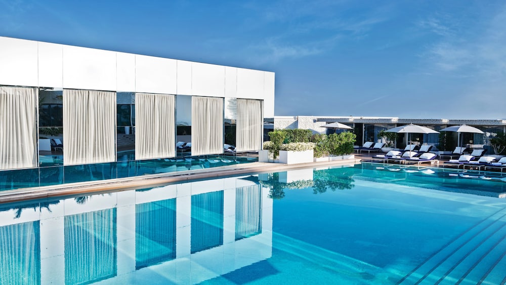 swimming pool spa
