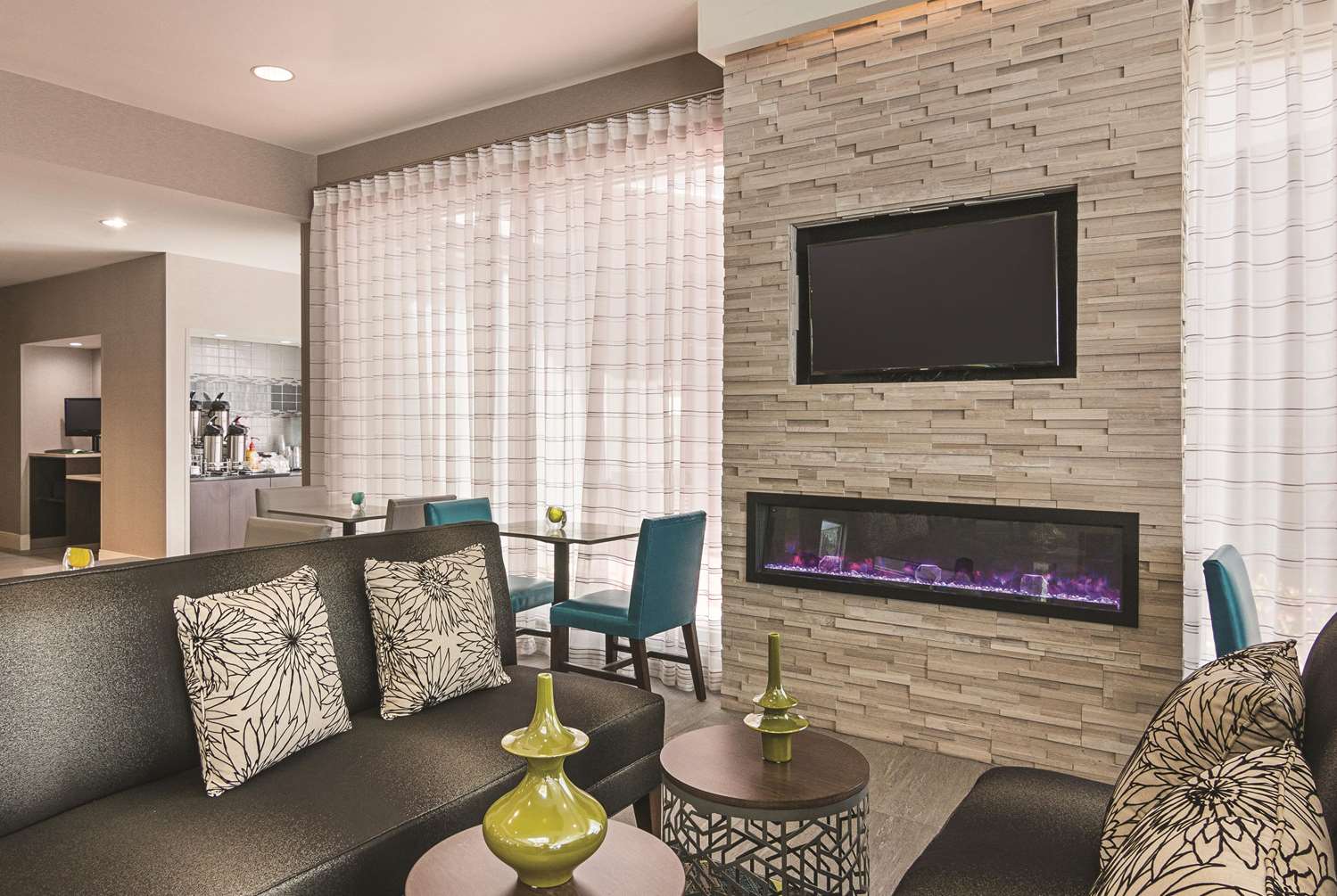 La Quinta Inn Suites By Wyndham Orlando Ucf 30/45