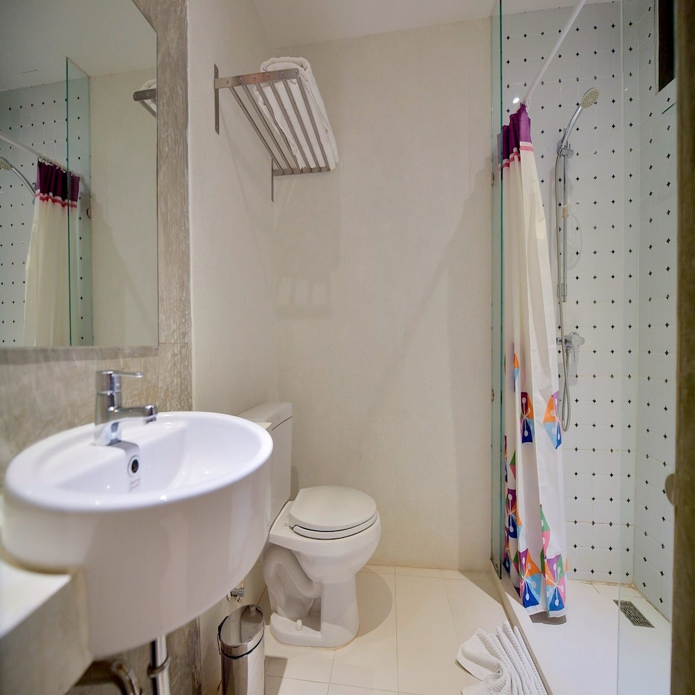 Collection O Jasaen Stylish Boutique Hotel 53/54