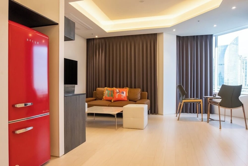 AG405 Hotel 37/50