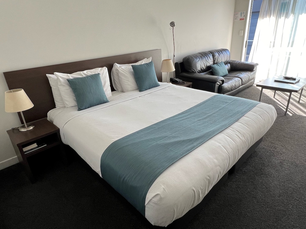 EXECUTIVE, DOUBLE BED