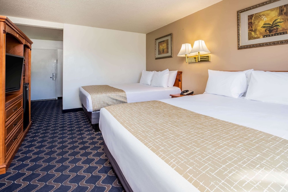 Travelodge by Wyndham Red Bluff South of Redding 20/65