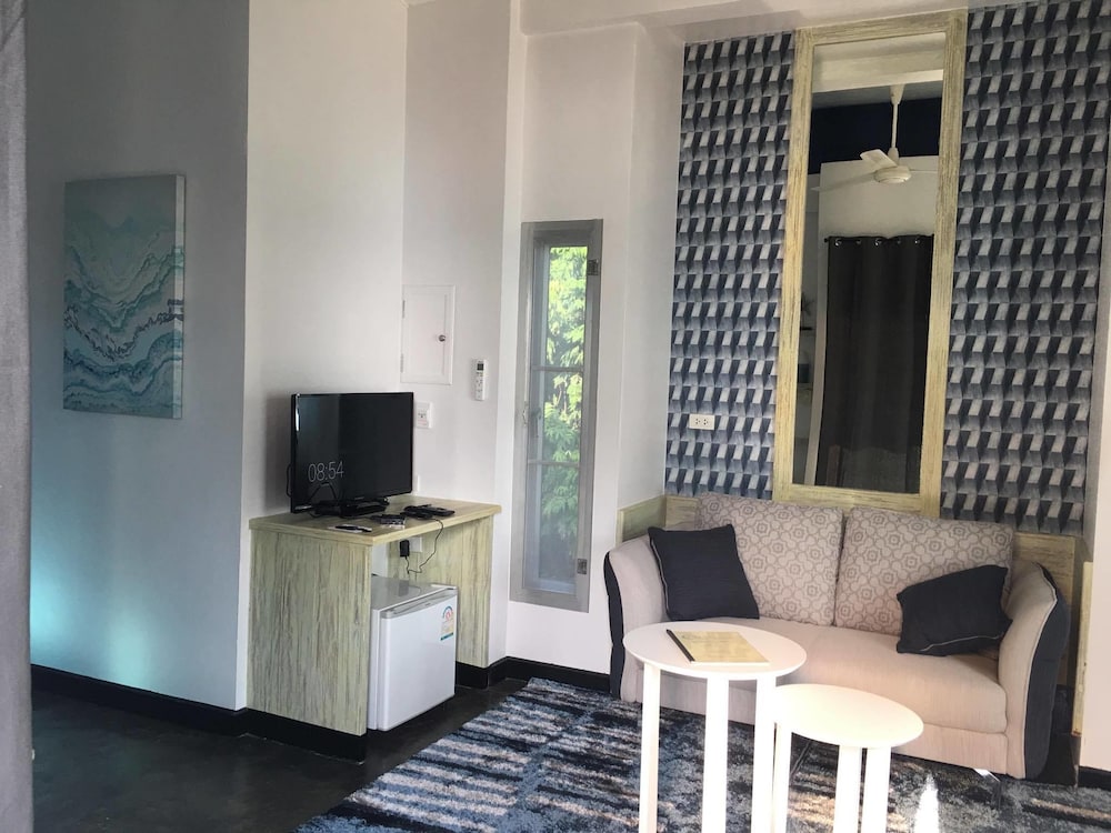 Phangan Beach Resort 44/68