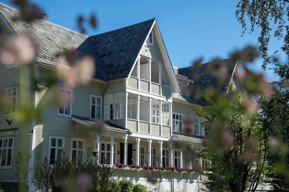 Visnes Hotel 3/62