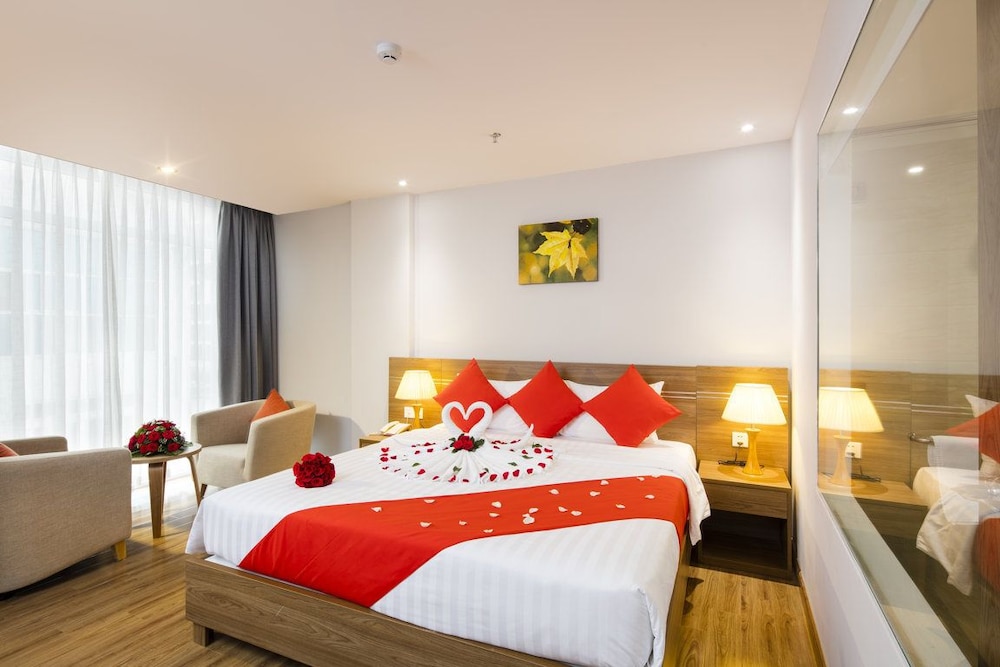 Maple Leaf Hotel & Apartment 23/75