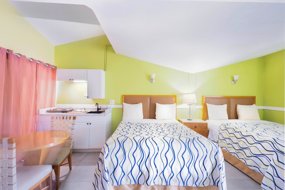 Warm Mineral Springs Motel 9/45