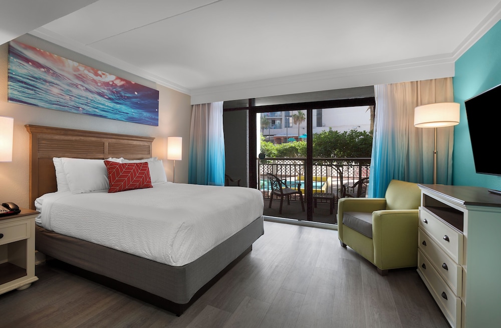 Junior Suite, 2 Queen Beds, Resort View