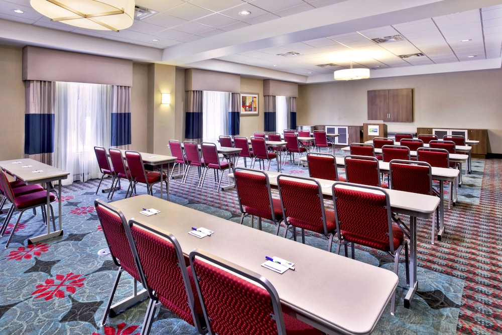 Holiday Inn Express Hotel Amp Suites Oak Ridge 42/46