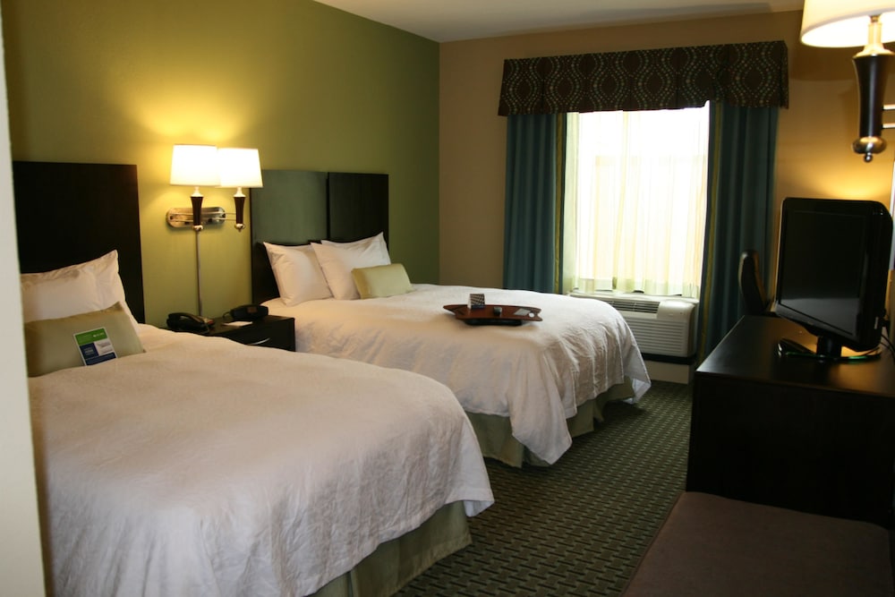 Hampton Inn Dandridge, TN 9/46
