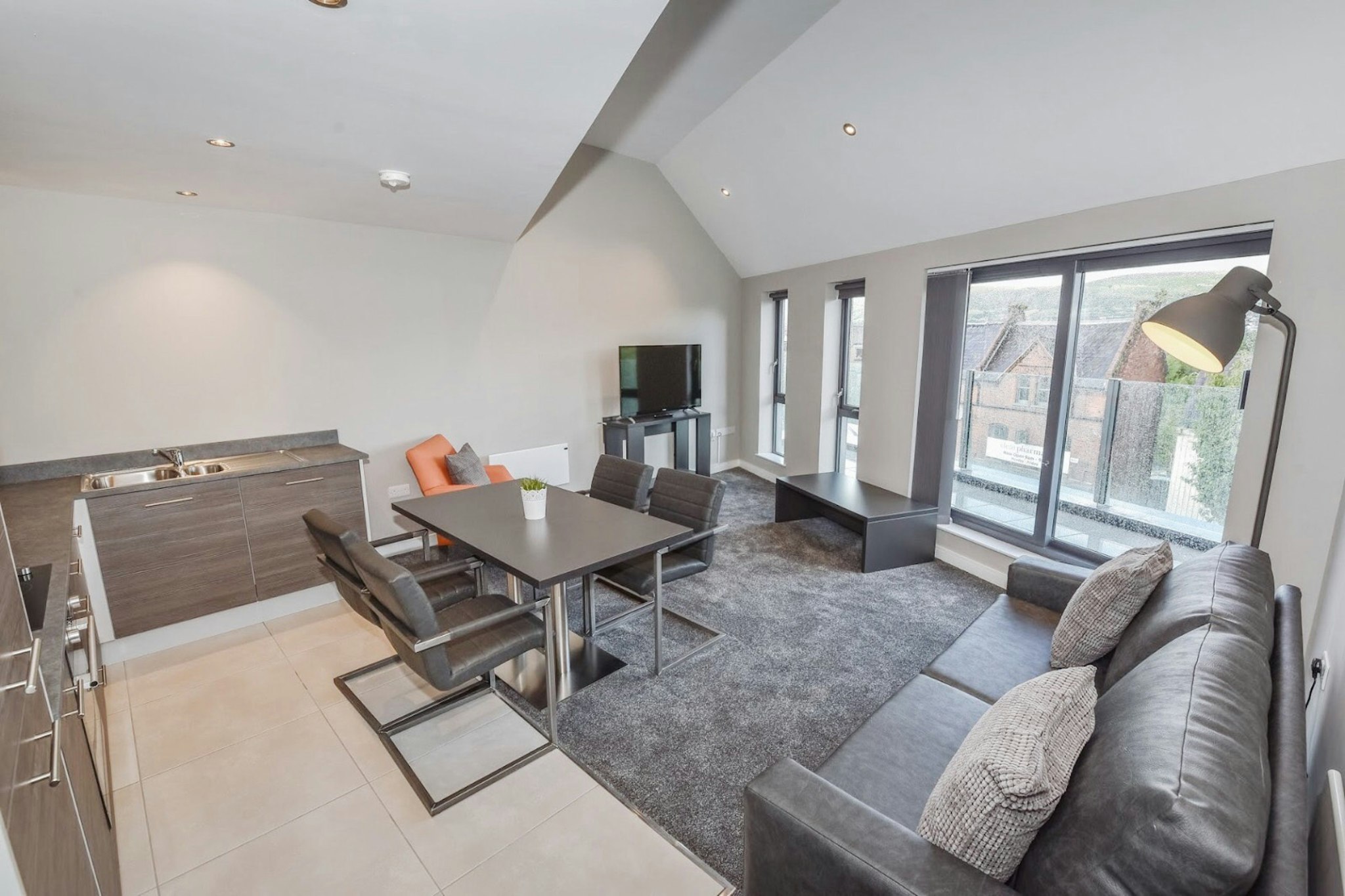 Dream Apartments St Thomas Hall 8/14