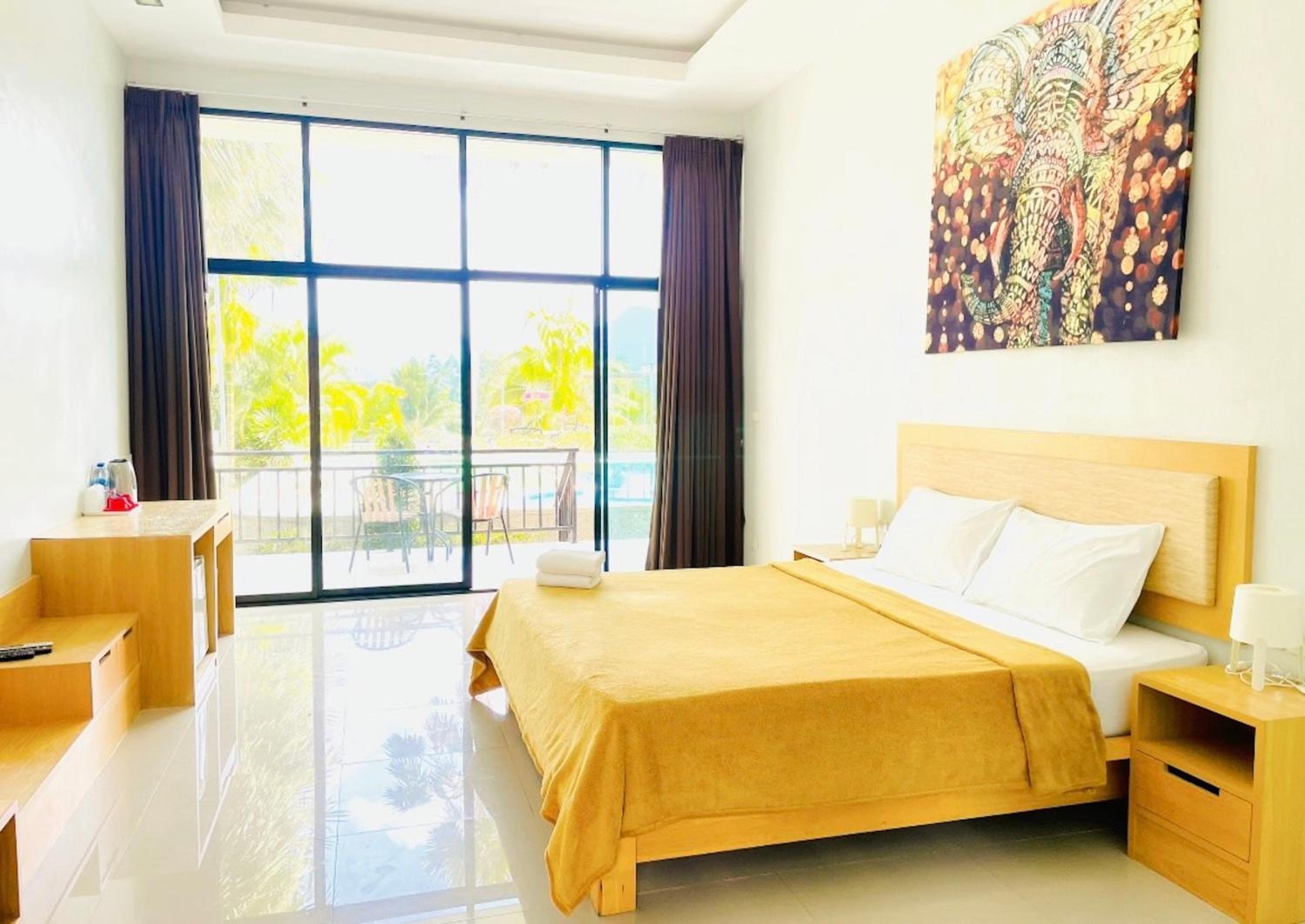 Deluxe, Double Bed, Pool Access