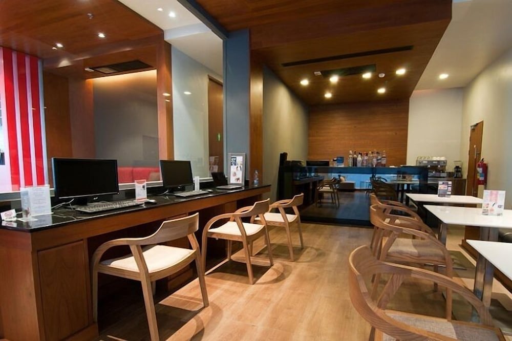 The Ashlee Heights Patong Hotel and Suites 49/62