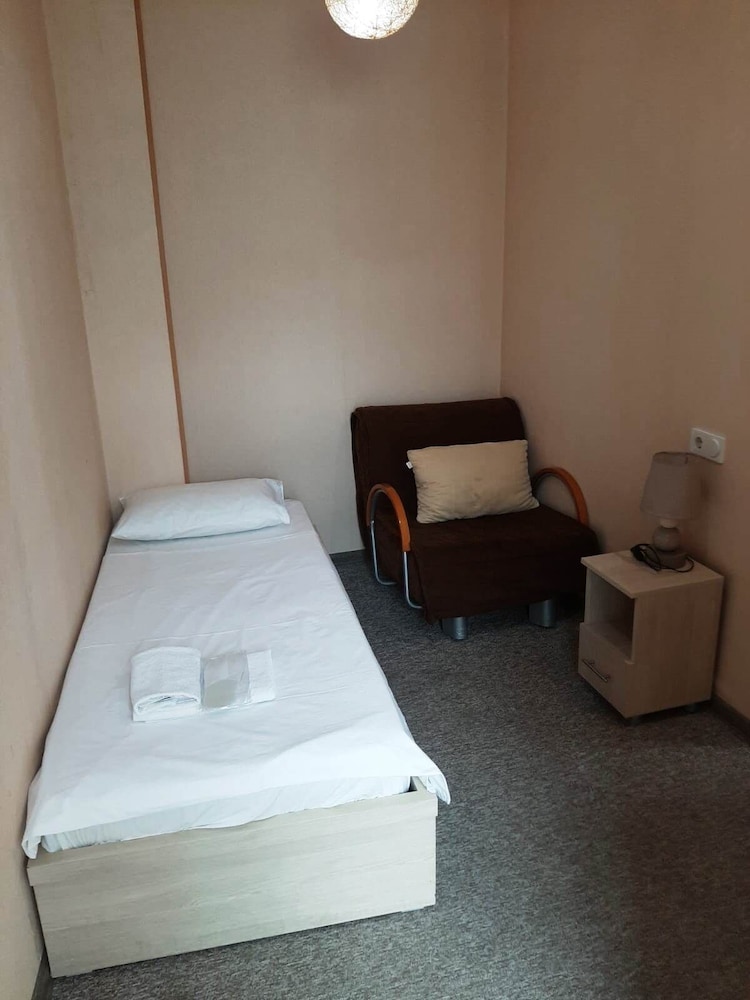 TBILISELI HOTEL 22/60