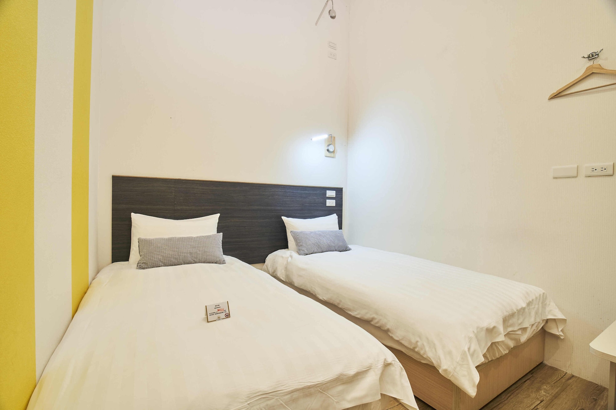 STANDARD, TWIN BEDS