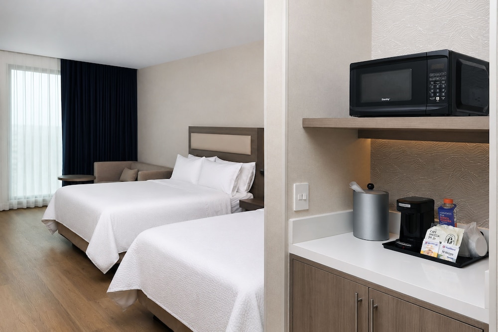 غرفة قياسية بسريرين كوين، Holiday Inn Express And Suites Monterrey Sendero 5/10