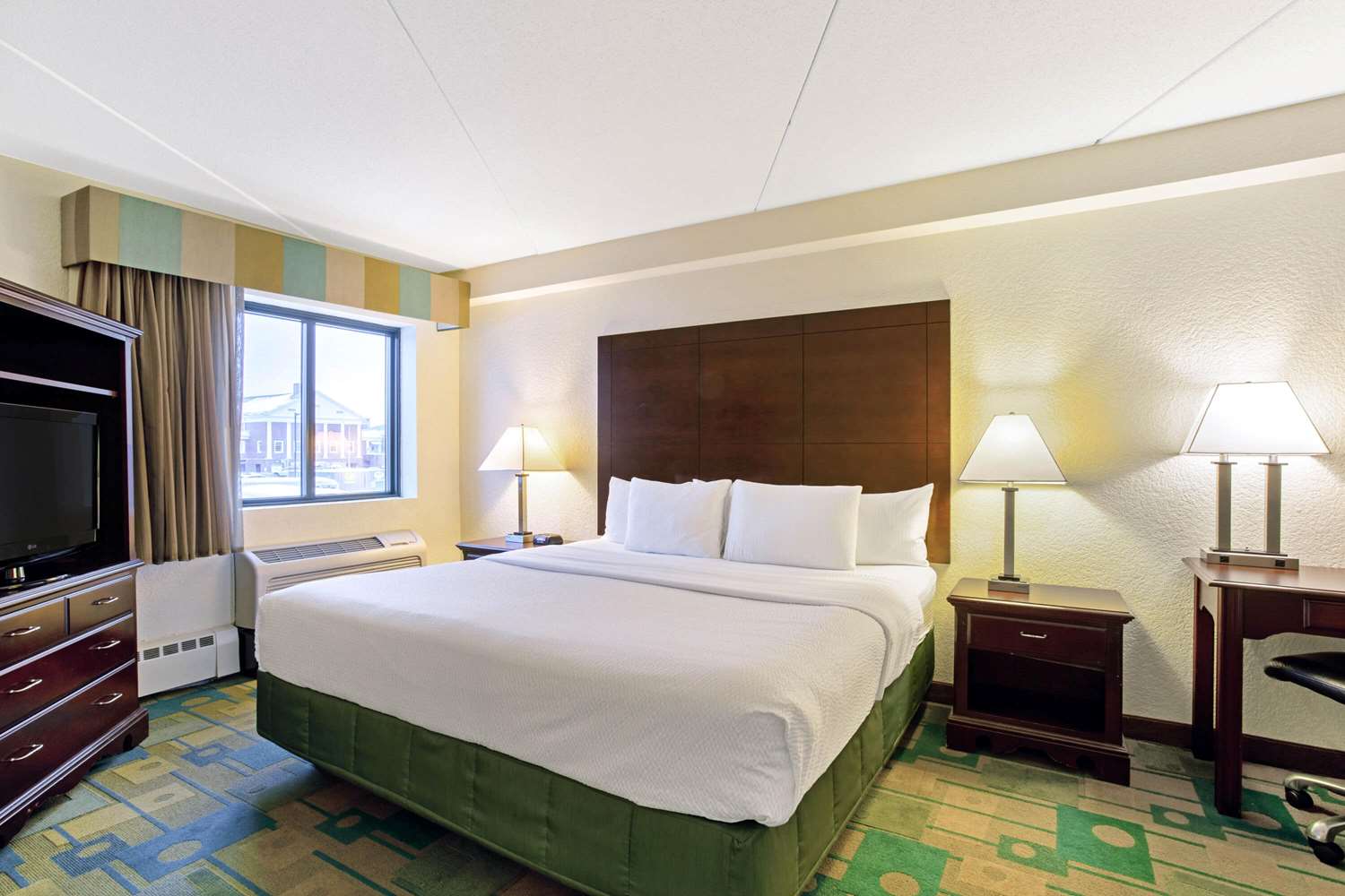 La Quinta Inn & Suites by Wyndham Boston Somerville 23/52
