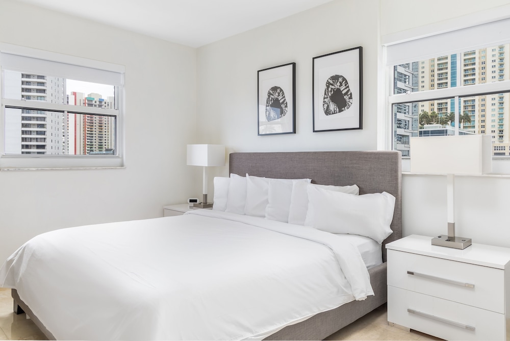 2 BEDROOMS, SUITE, WATER VIEW, BALCONY