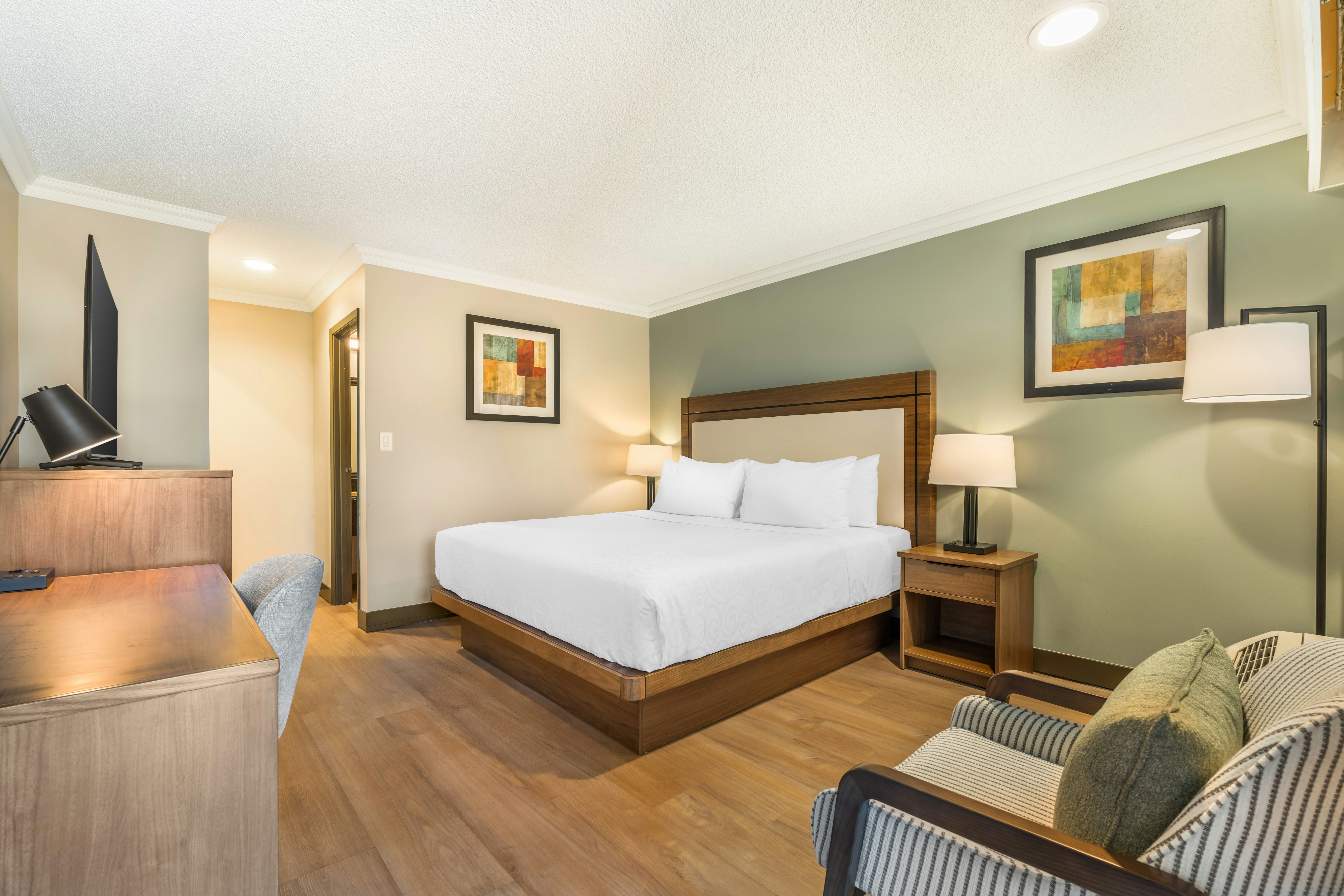 Best Western Plus Burnaby Hotel 30/76