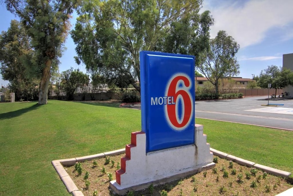 Motel6 Tempe, AZ – Phoenix Airport – Priest Dr 39/43