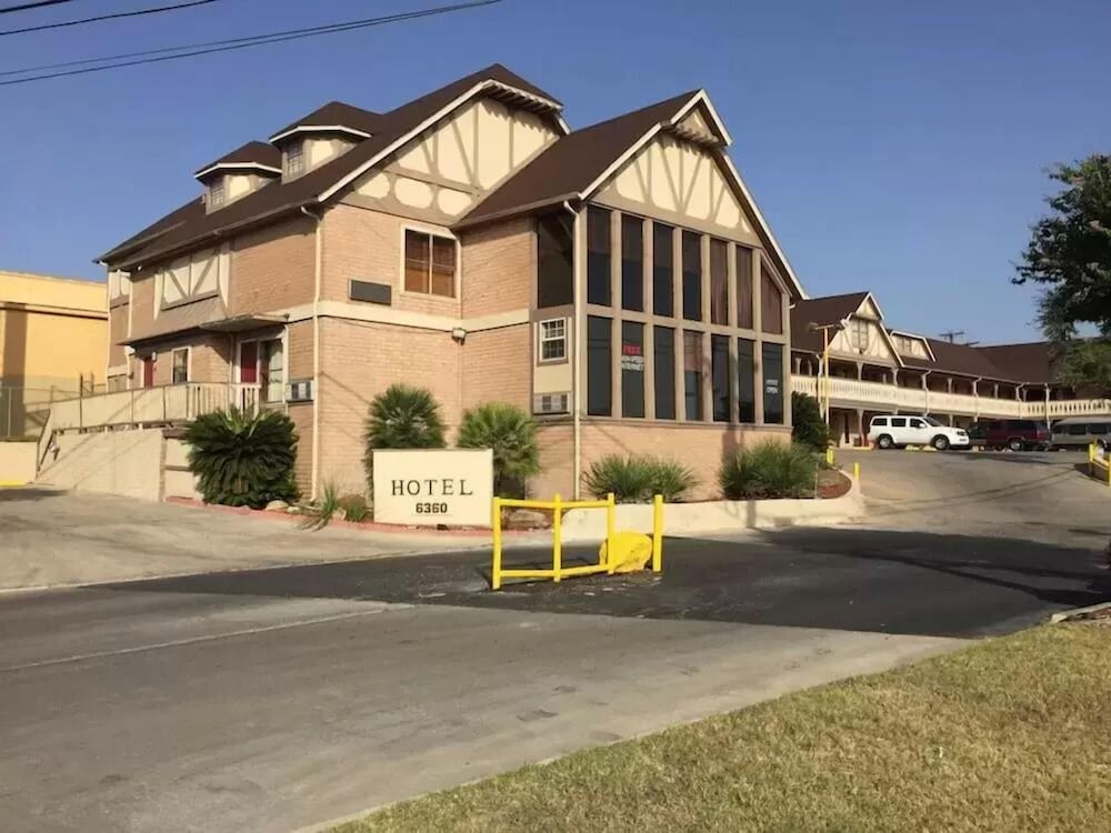 M-Star Hotel San Antonio Seaworld photo3