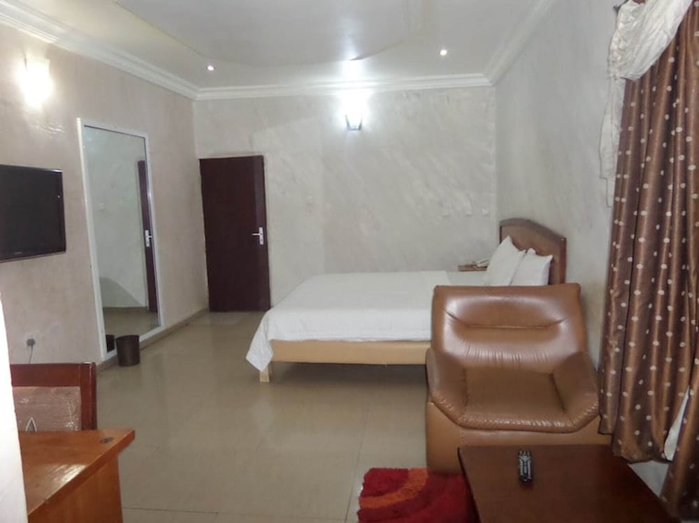 Chinox Guest Inn photo5