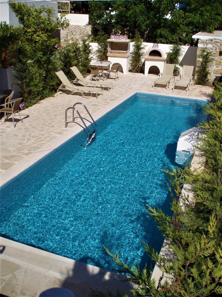 Oasis Villa 14/15