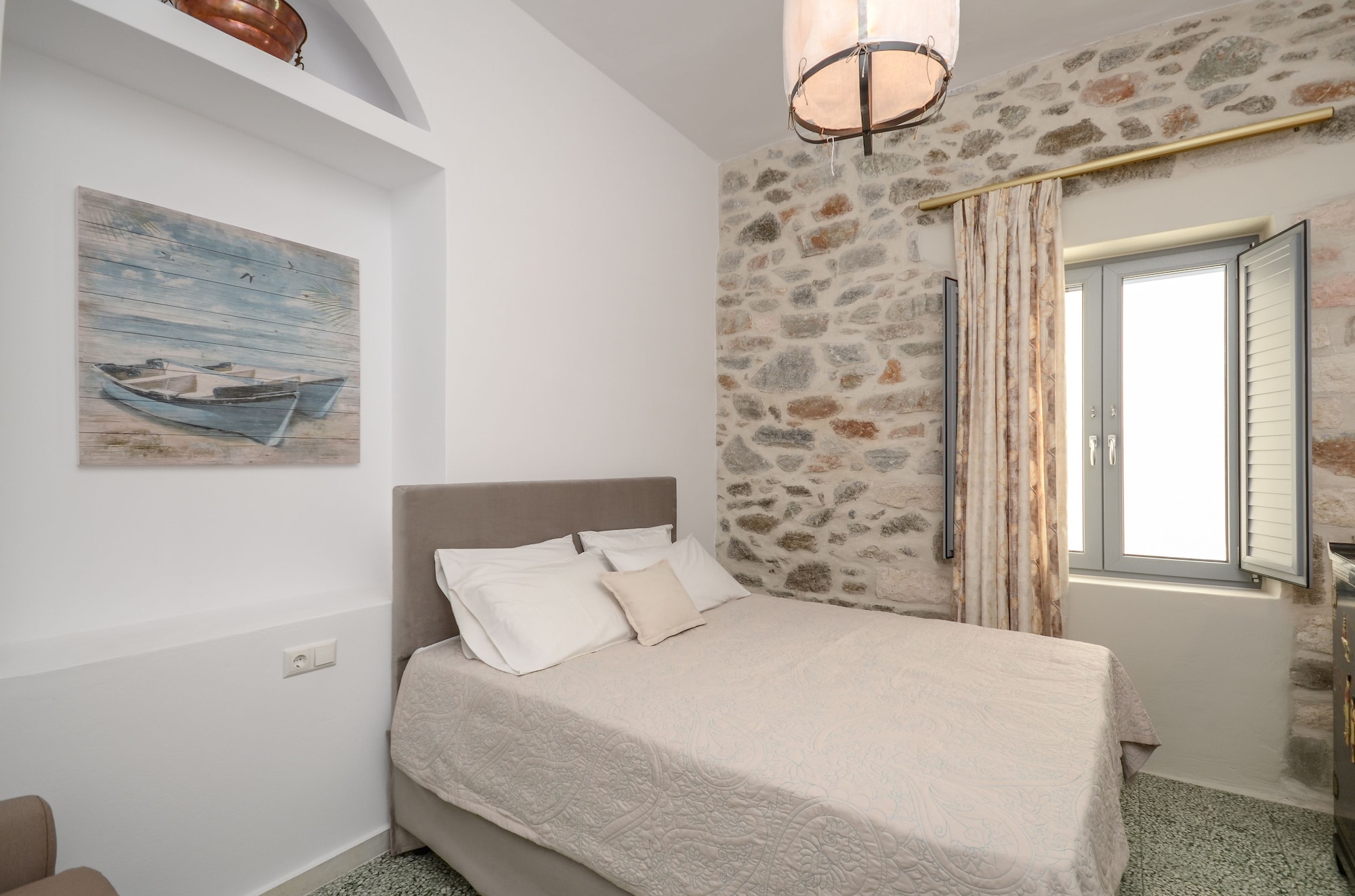 MULTIPLE BEDROOMS, SUPERIOR, HOUSE, CITY VIEW
